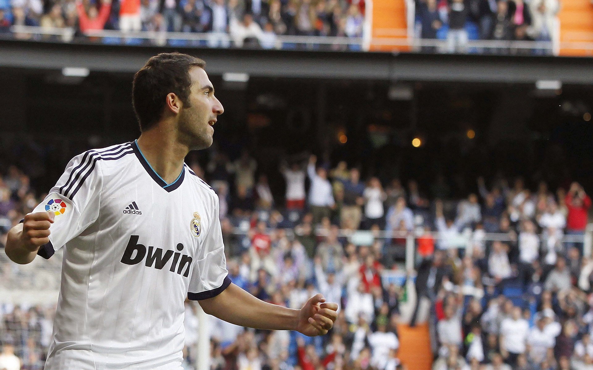 战术升级：球队引入新科技助力比赛，球队战术打法