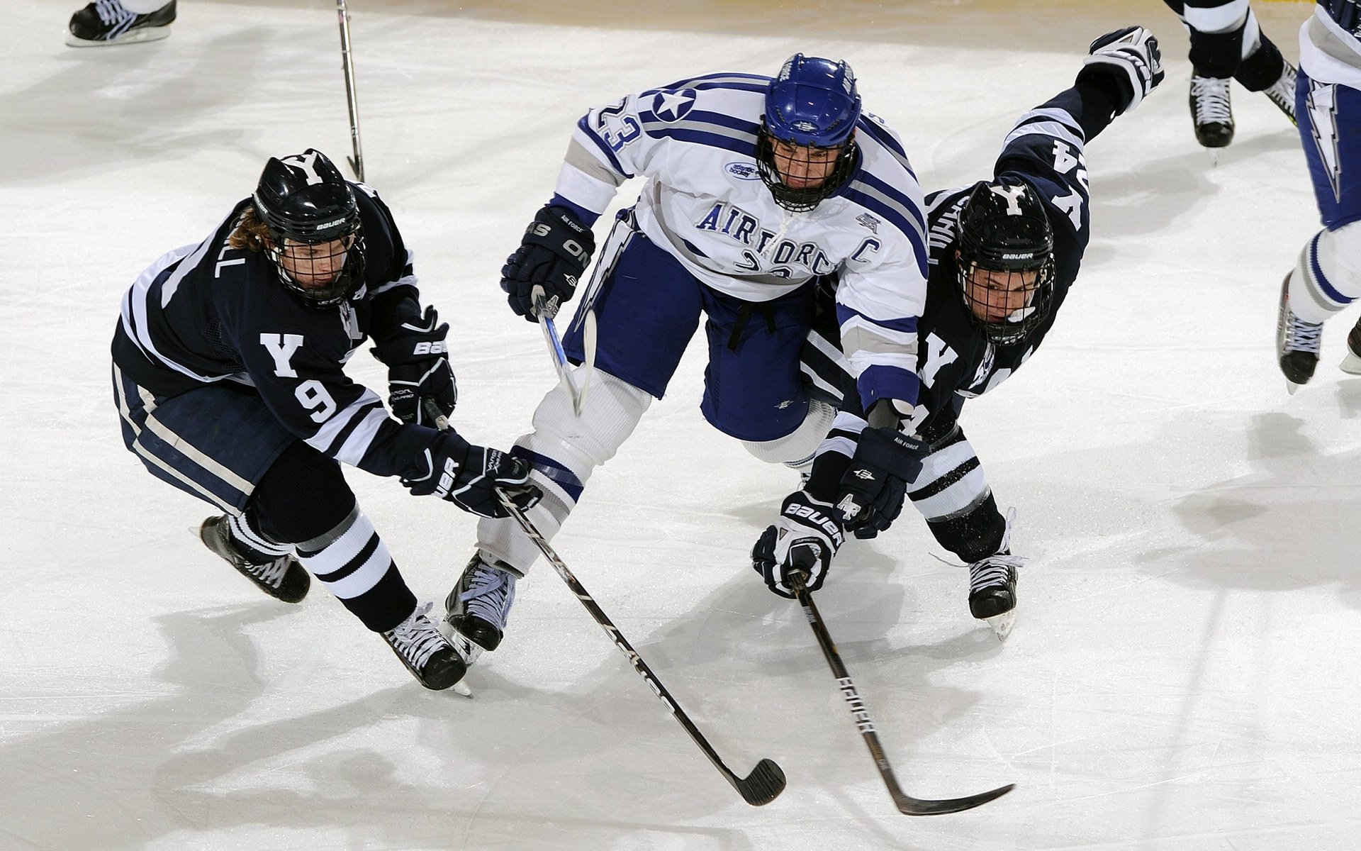 线上足球热潮:虚拟联赛吸引大量年轻粉丝,虚拟足球赛事是真的假的